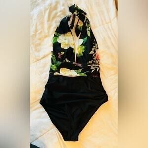 Cupshe One piece tropical print swimsuit